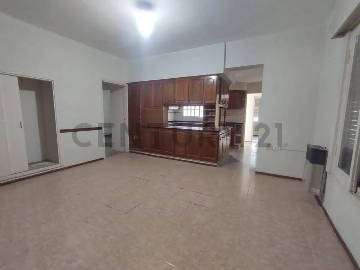 CASA EN VENTA EN EL CENTRO DE CARMEN DE ARECO 3
