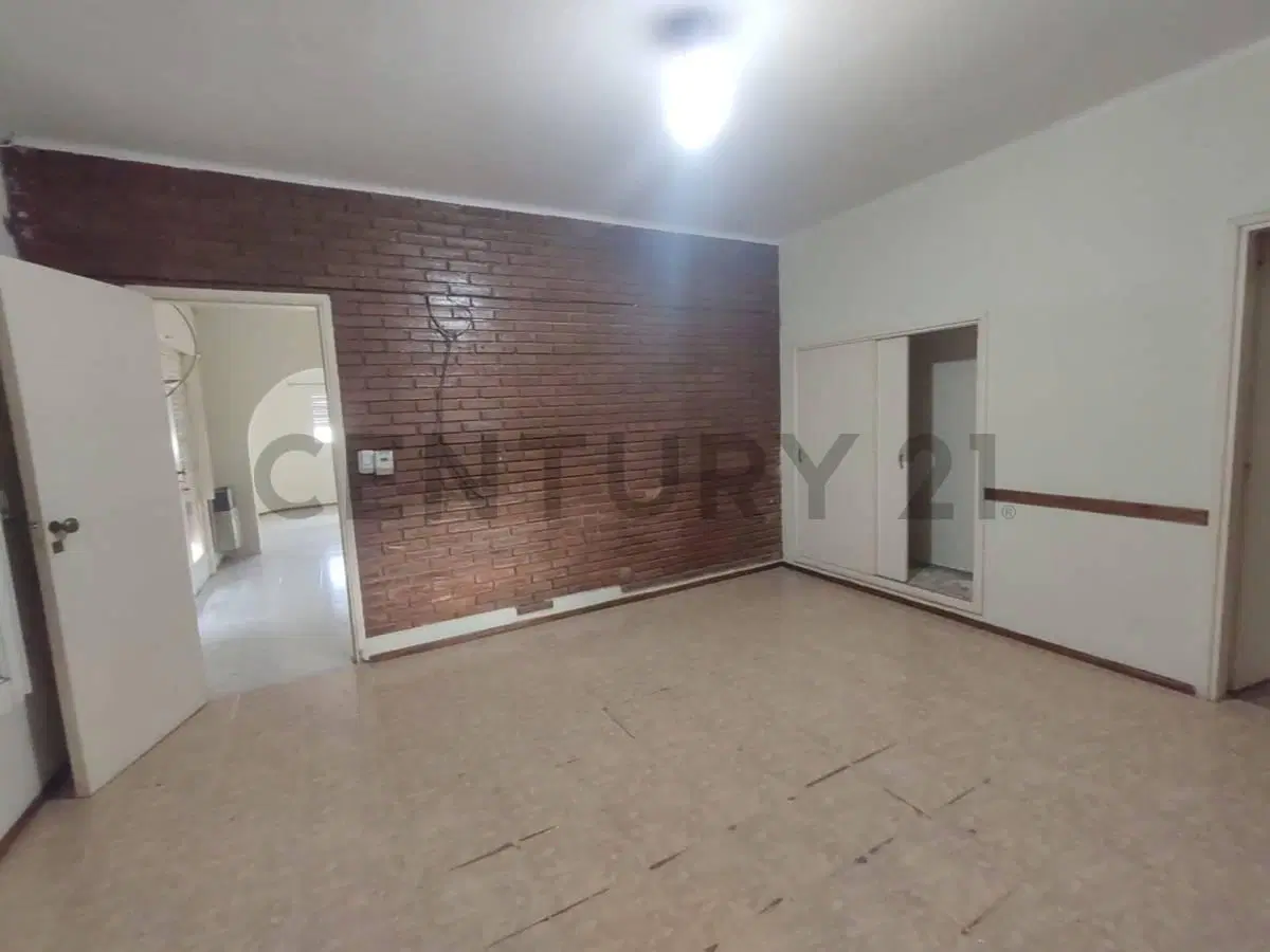 CASA EN VENTA EN EL CENTRO DE CARMEN DE ARECO 2