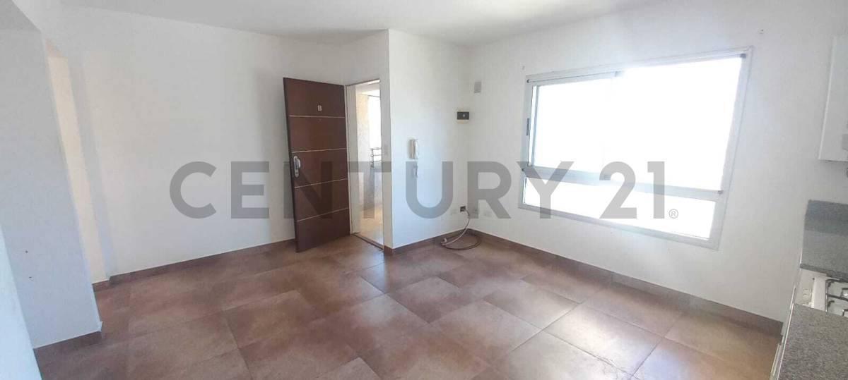 Foto de VENTA DEPARTAMENTO DE DOS AMBIENTES c/ Balcon a 150mts de la estacion, imagen 5