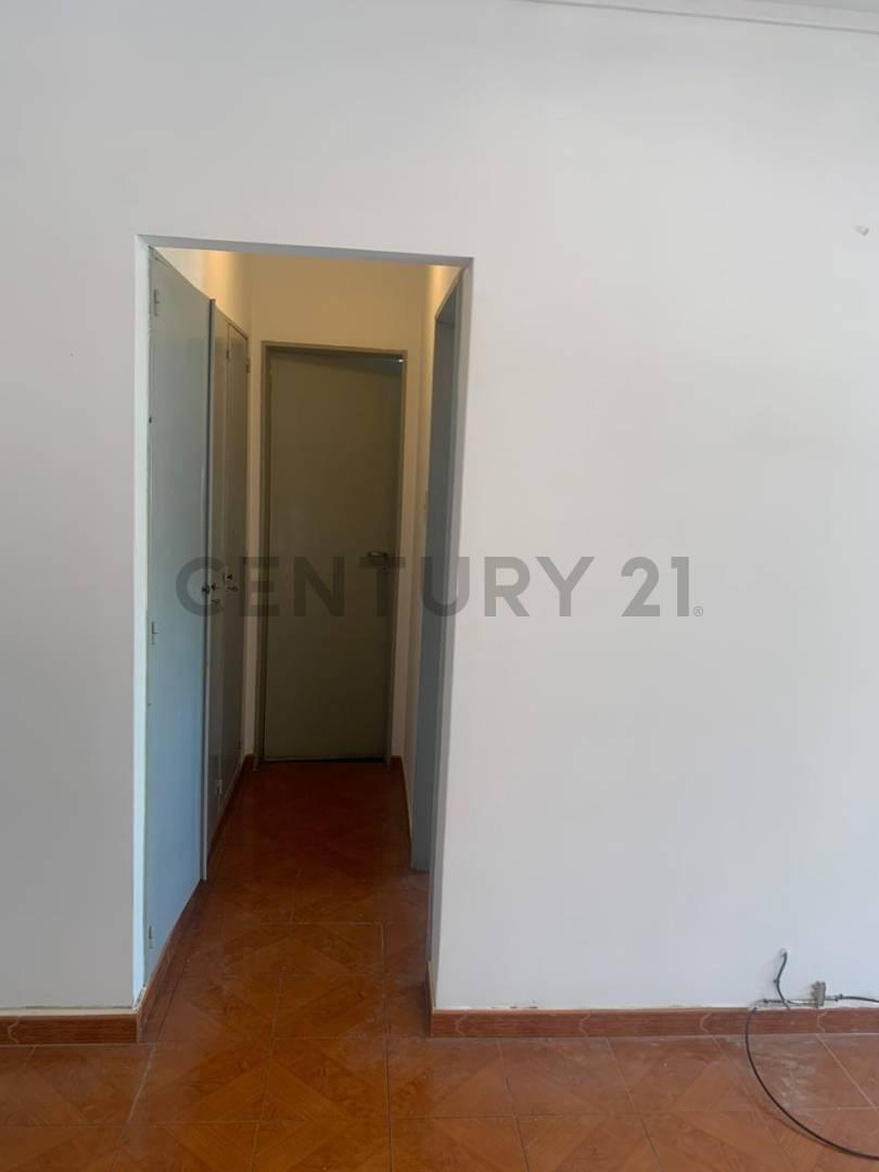 Foto de Venta departamento 2 ambientes amplio muy luminoso en hermoso, imagen 3
