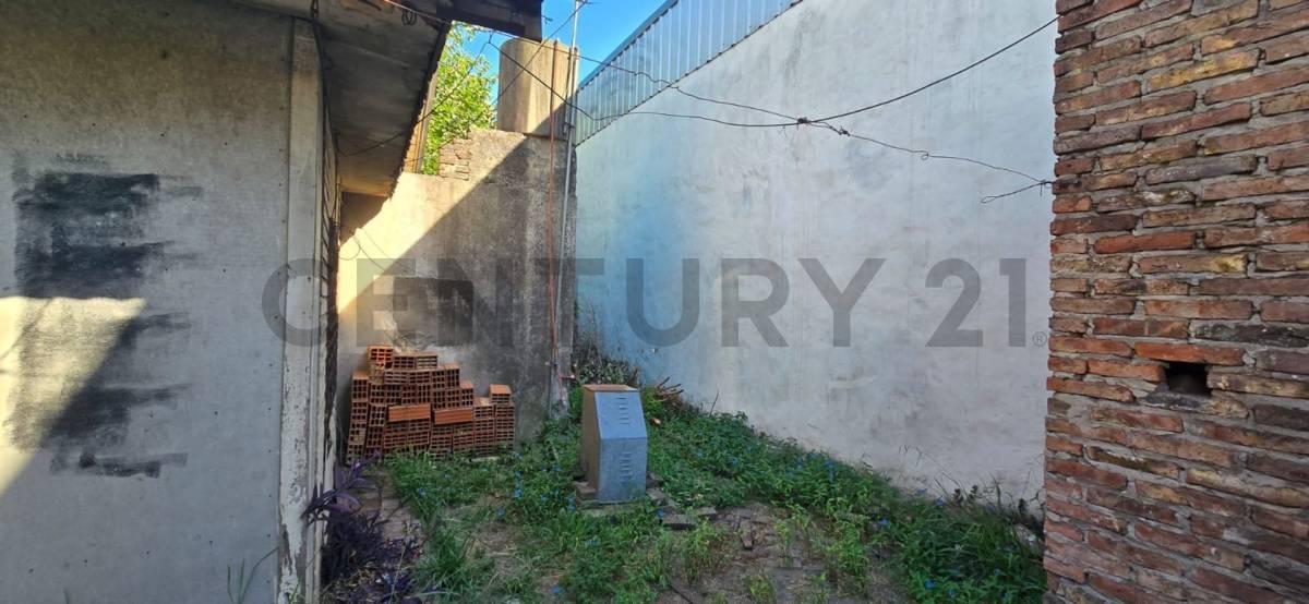 Foto de Lote 320 m2 en san justo con casa a refaccionar, imagen 3