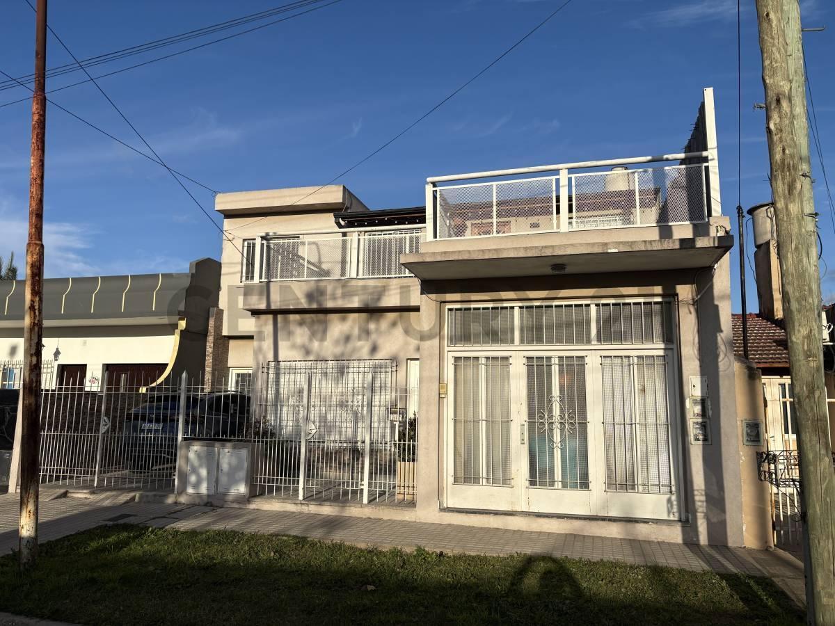 Foto de CASA MULTIFAMILIAR 7 AMBIENTES / 2 VIVIENDAS EN VENTA EN MORÓN, imagen 2