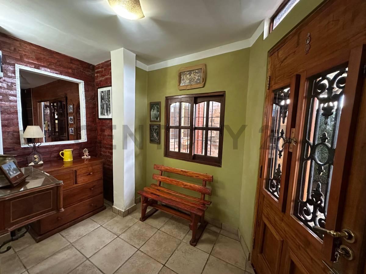Foto de Excelente Chalet en Don Torcuato - Cuatro dormitorios - Quincho y Pileta, imagen 4