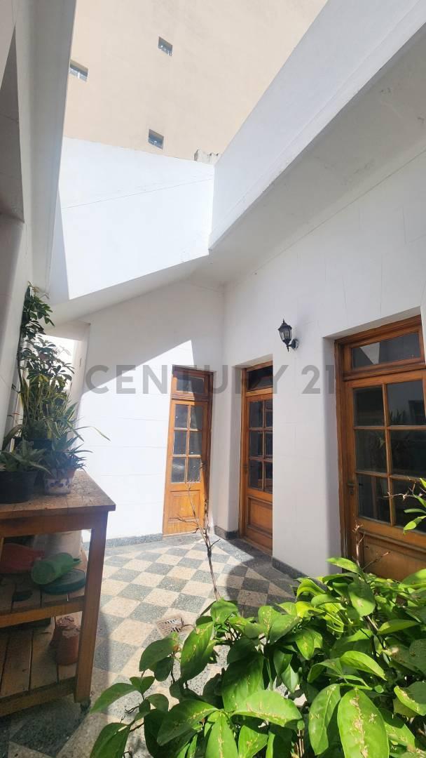 Foto de VENTA PH VILLA DEVOTO- 2 DORMITORIOS-PATIO Y TERRAZA-APTO CREDITO-SIN, imagen 4