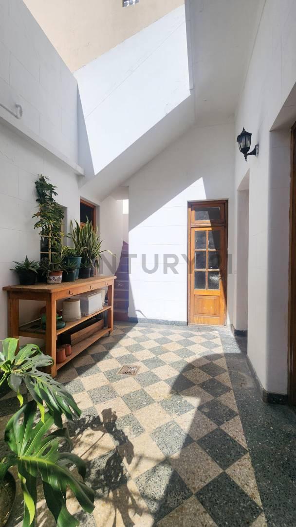 Foto de VENTA PH VILLA DEVOTO- 2 DORMITORIOS-PATIO Y TERRAZA-APTO CREDITO-SIN, imagen 1