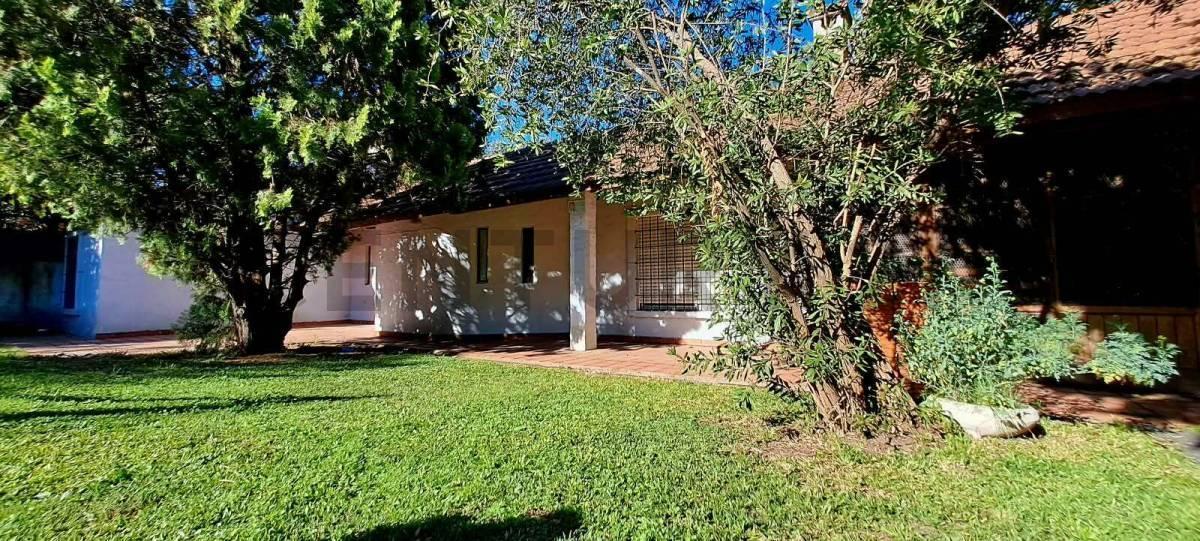 Foto de VENTA | CASA QUINTA CON PILETA Y AMPLIO PARQUE | LA REJA – MORENO, imagen 1