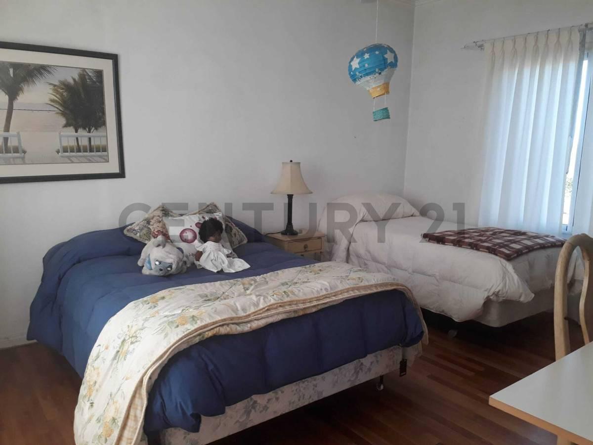 Foto de Casa 5 ambientes 250 superficie lote 600 metros, con pileta y, imagen 5