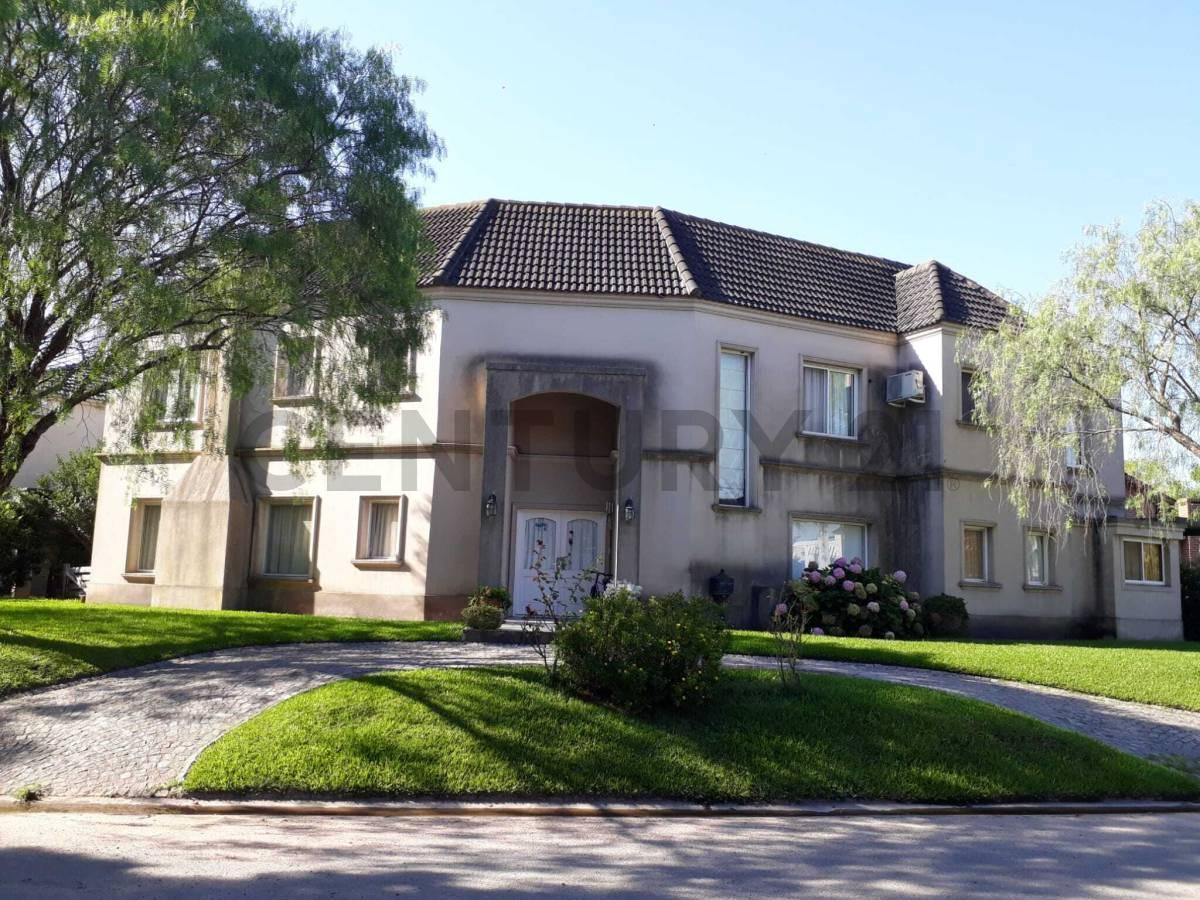Foto de Casa 5 ambientes 250 superficie lote 600 metros, con pileta y, imagen 1