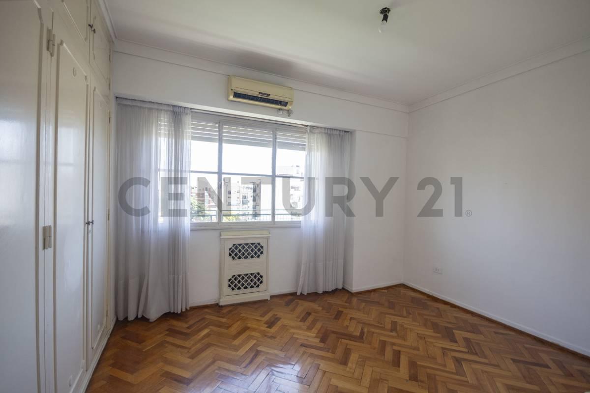 Foto de Venta de Sólido, luminoso y amplio 4 Ambientes con Balcón y Vista, imagen 5