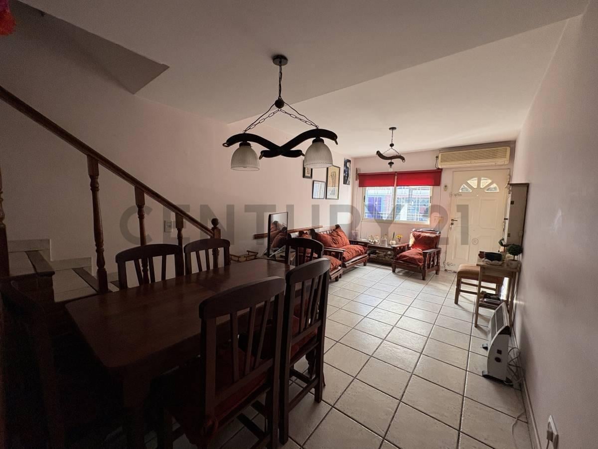 Foto de TRIPLEX 4 AMBIENTES EN VENTA EN VILLA SARMIENTO, imagen 2