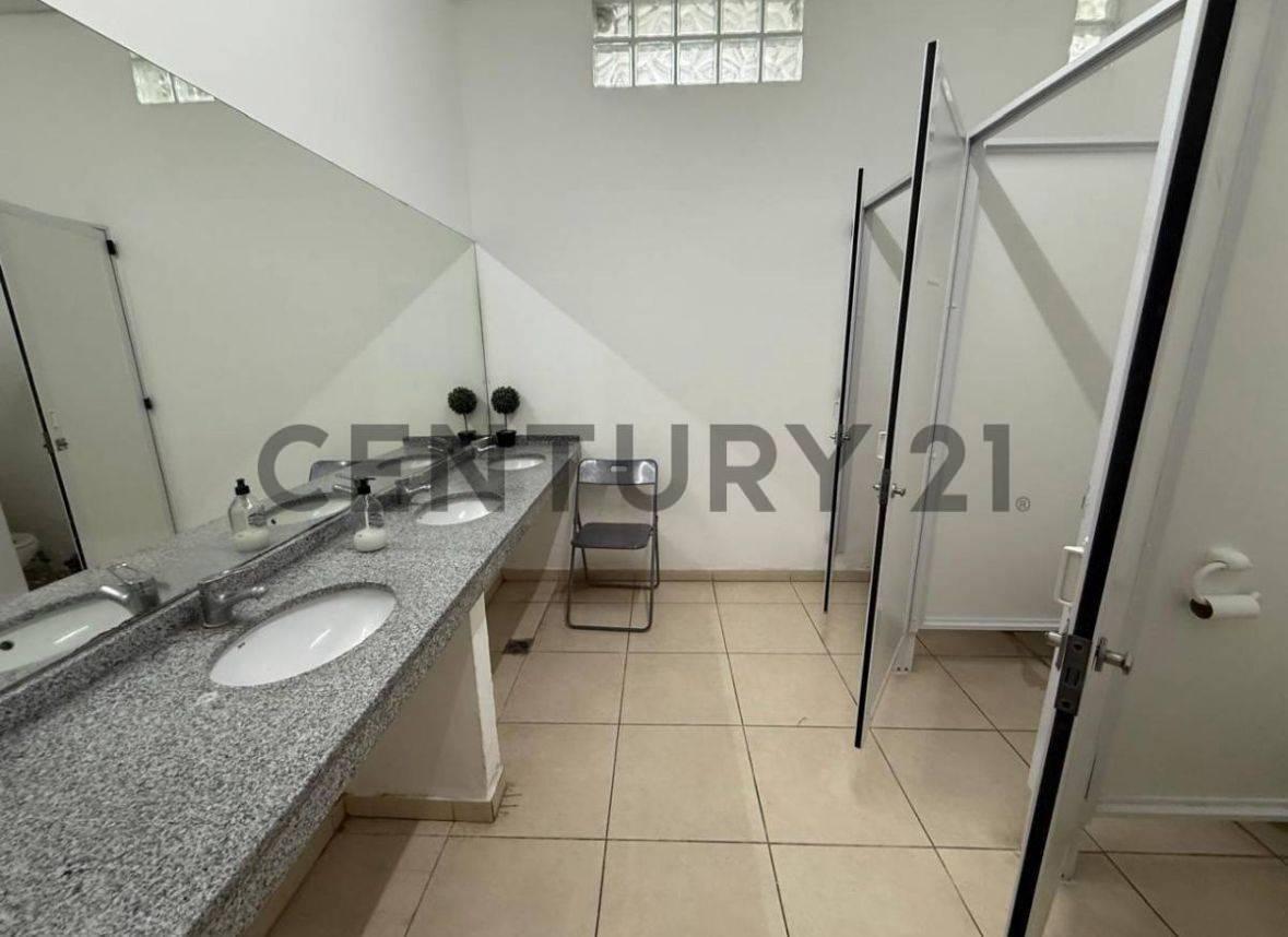 Foto de Venta de moderno Local comercial con renta, ideal inversor, Pilar, imagen 4