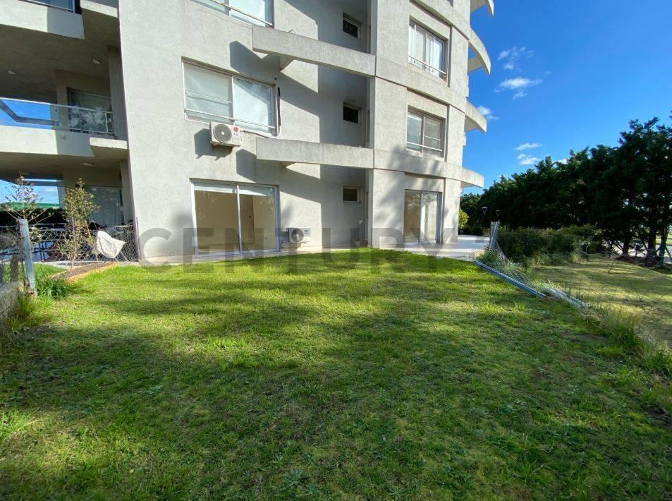 Foto de 3 ambientes en PB con jardín propio y 2 cocheras en El Palmar Nordelta, imagen 2