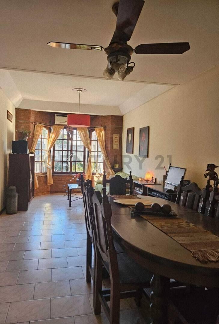 Foto de VENTA TRIPLEX 4AMB VERSALLES JARDIN TERRAZA PILETA, imagen 1