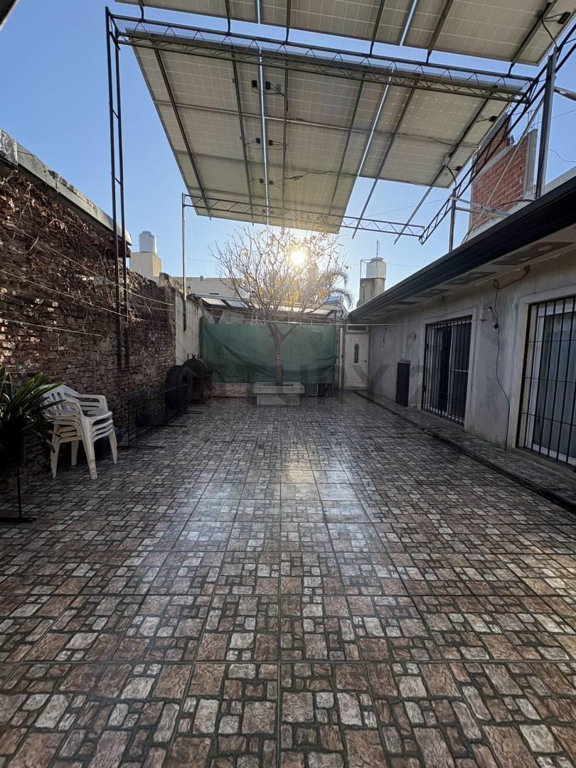 Foto de Casa Multifamiliar 6 Ambientes en Venta en Rafael Castillo, imagen 1