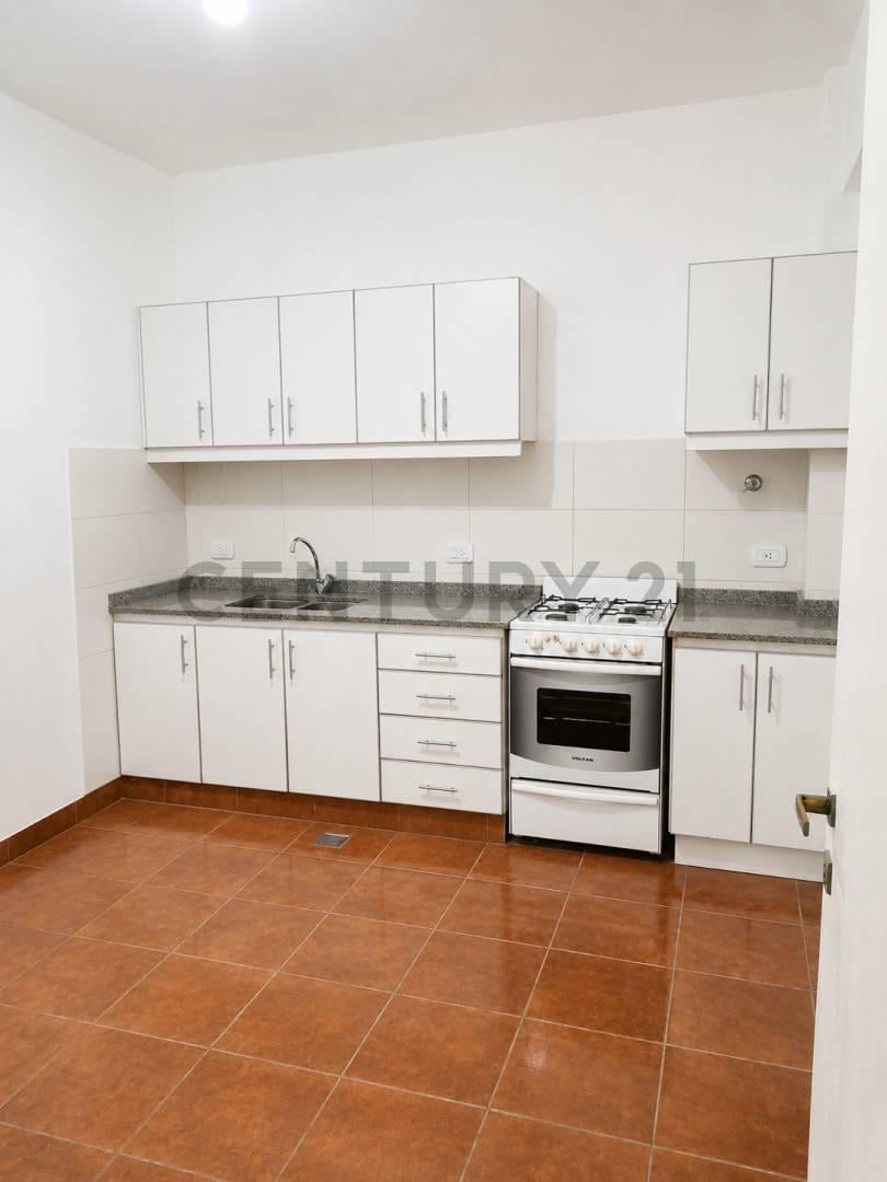 Foto de VENTA DEPARTAMENTO EN SAAVEDRA CON ENTRADA INDEPENDIENTE -PATIO- APTO, imagen 1