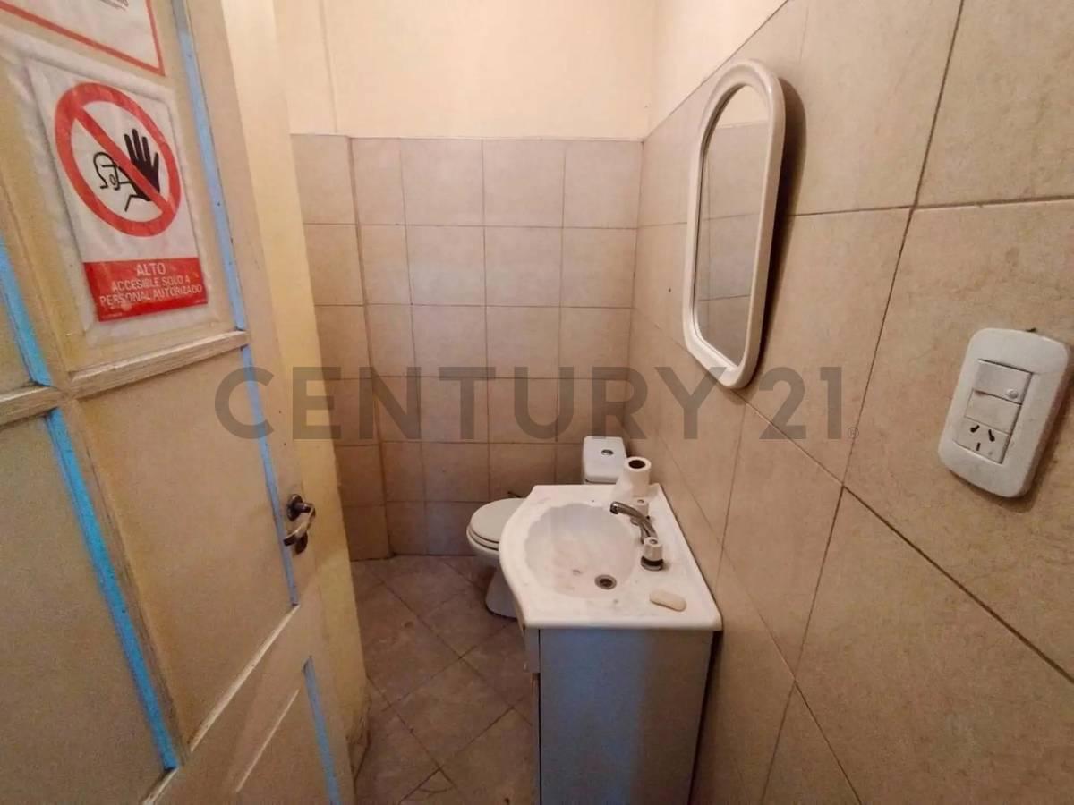 Foto de OPORTUNIDAD GALPON DOBLE ALTURA PROXIMO A ACCESO OESTE, imagen 2