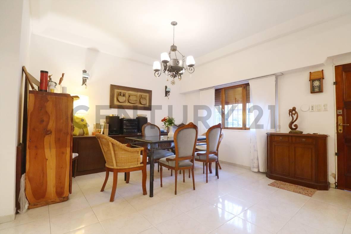 Foto de VENTA CASA 5 AMB - VILLA DEVOTO- ESCRITORIO-PATIO-TERRAZA-PLAYROOM, imagen 4