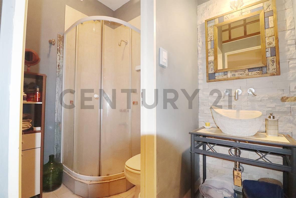 Foto de VENTA CASA 5 AMB - VILLA DEVOTO- ESCRITORIO-PATIO-TERRAZA-PLAYROOM, imagen 2