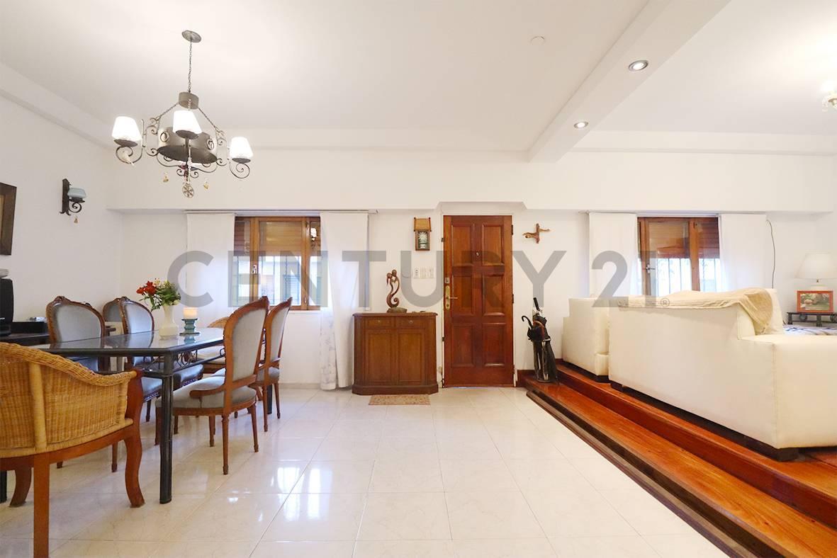Foto de VENTA CASA 5 AMB - VILLA DEVOTO- ESCRITORIO-PATIO-TERRAZA-PLAYROOM, imagen 1