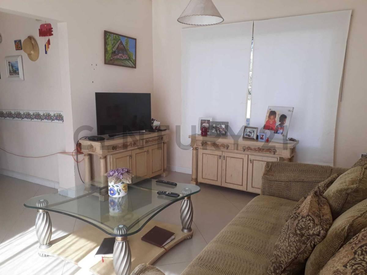 Foto de Casa 5 ambientes 250 superficie lote 600 metros, con pileta y, imagen 4