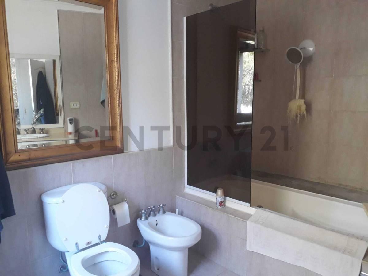 Foto de Casa 5 ambientes 250 superficie lote 600 metros, con pileta y, imagen 5
