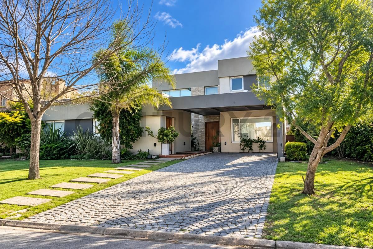 Foto de Casa en Venta en El Cantón Puerto | Vista a la Laguna | Pileta | 3, imagen 1