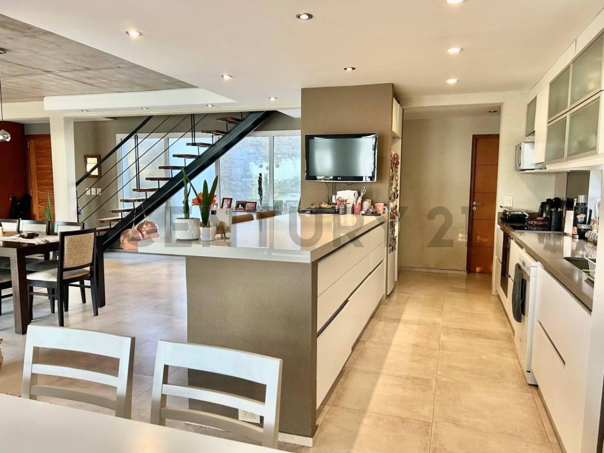 Foto de Casa en Venta en El Cantón Puerto | Vista a la Laguna | Pileta | 3, imagen 5