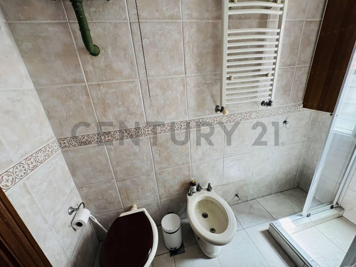 Foto de VENTA CASA 4 AMBIENTES,AMPLIO PATIO CON PARRILLA EN VICENTE LOPEZ, imagen 4