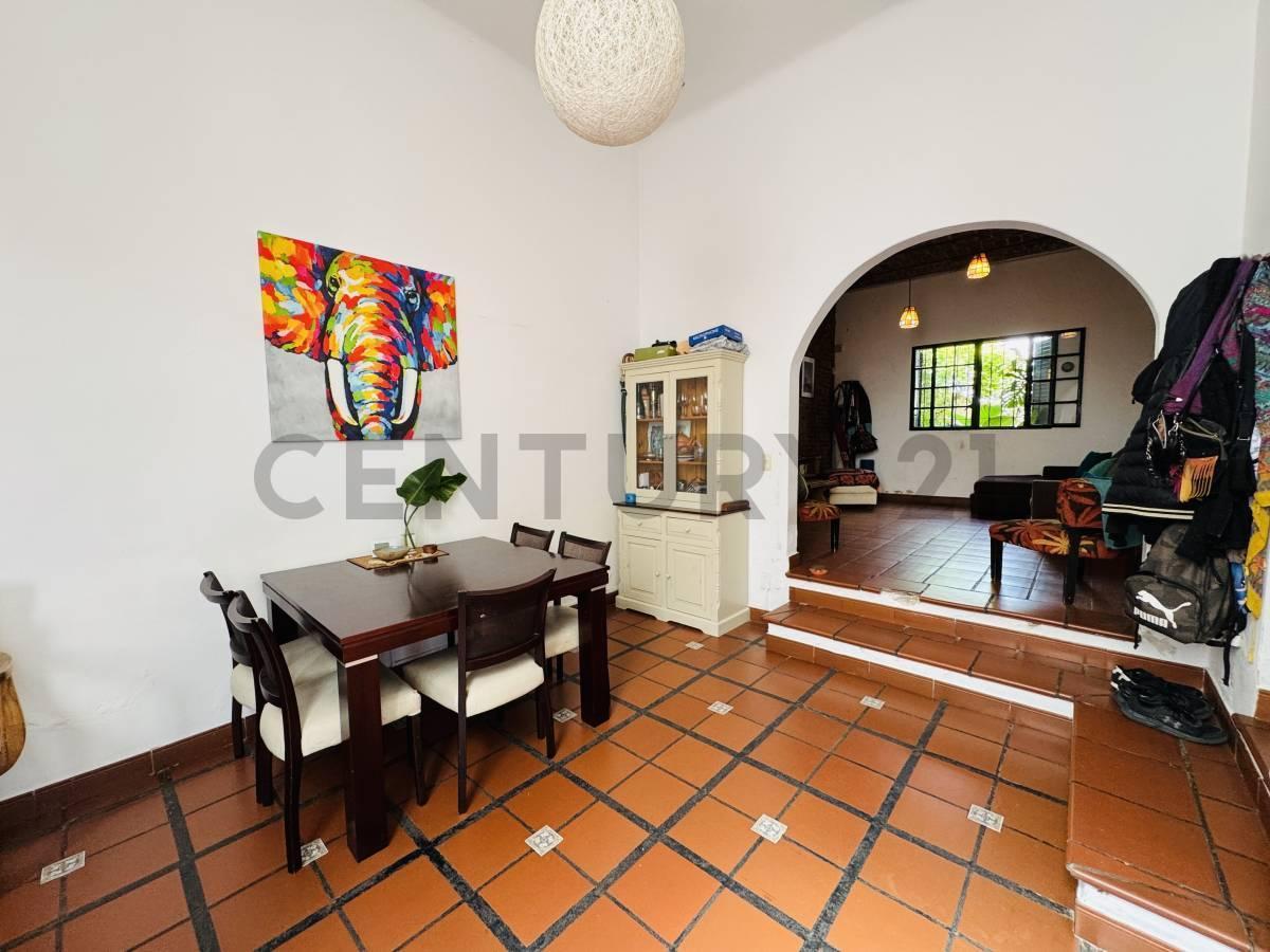 Foto de VENTA CASA 4 AMBIENTES,AMPLIO PATIO CON PARRILLA EN VICENTE LOPEZ, imagen 2