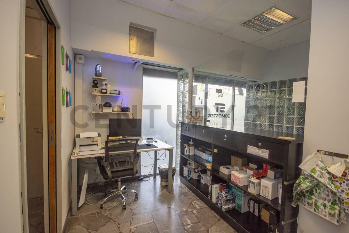Foto de PROPIEDAD ÚNICA - OFICINAS, DEPÓSITOS Y FABRICA en PARQUE PATRICIOS /, imagen 5