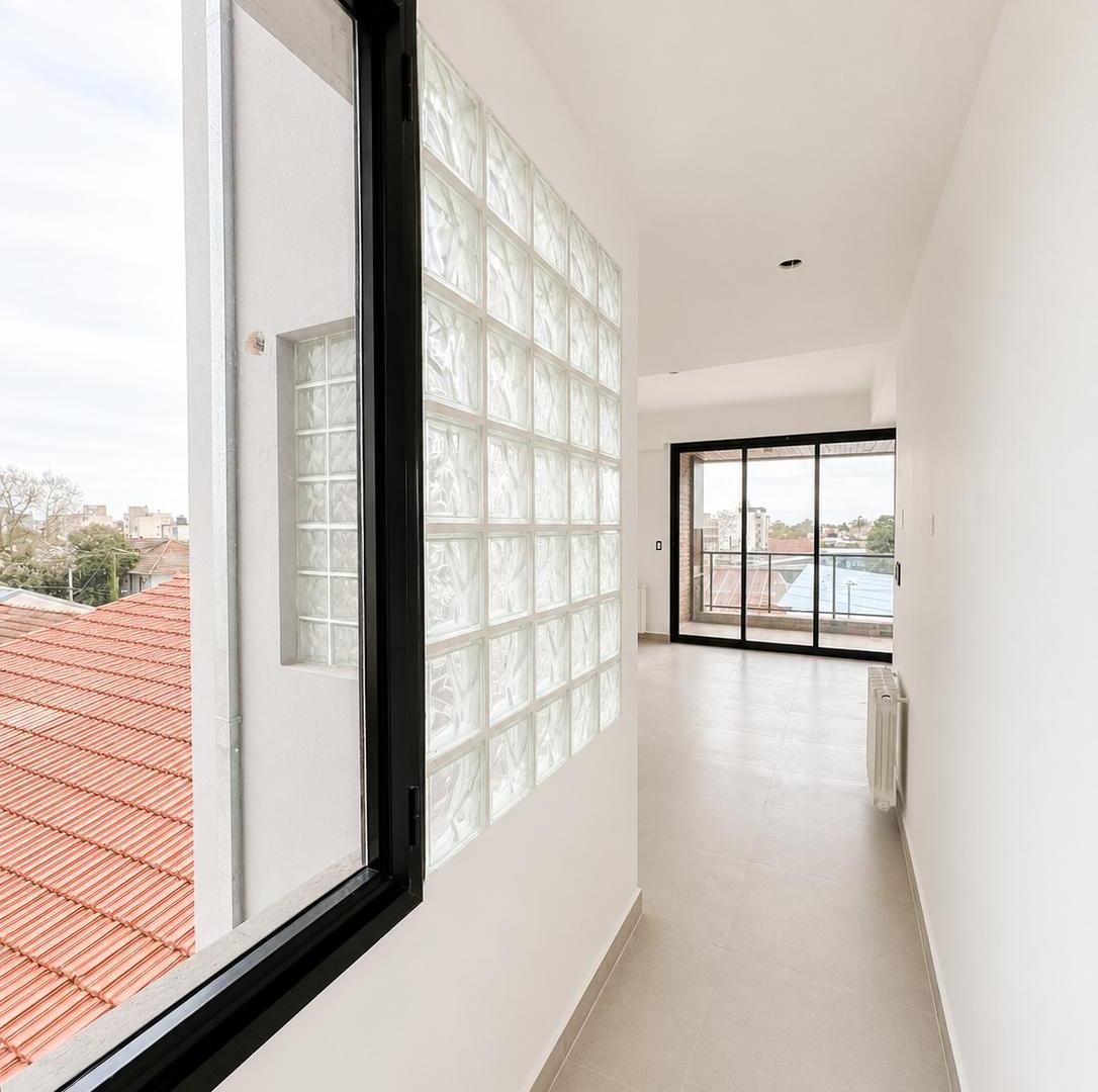 Foto de Semipiso de 3 ambientes con cochera y amplios balcones – KRIEZA II, imagen 3