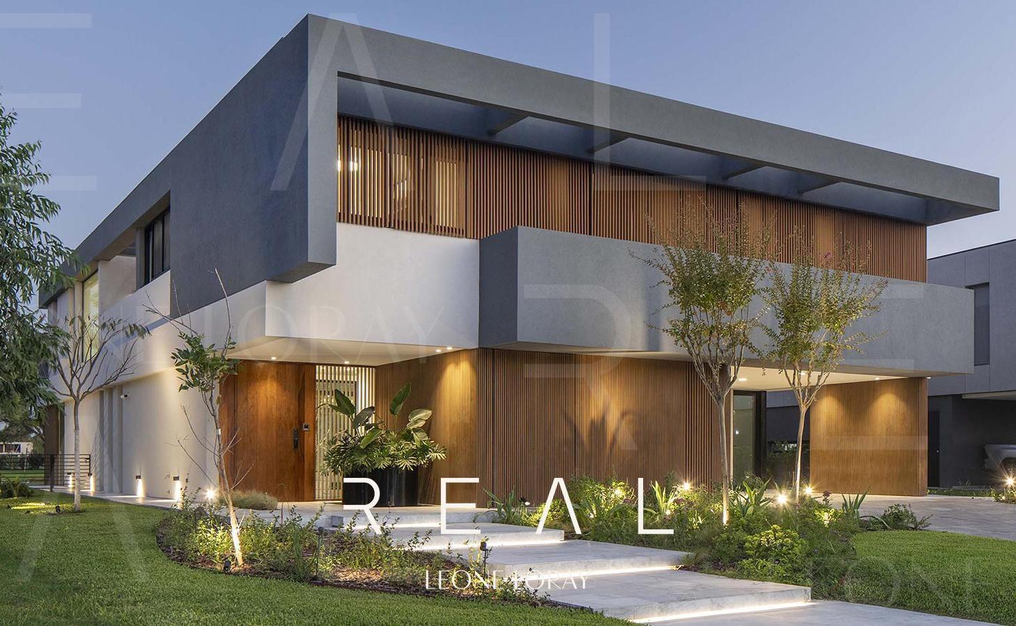 Casa en venta, 9 ambientes, en el Barrio Terralagos Canning, exclusiva, barrio playa, vistas laguna