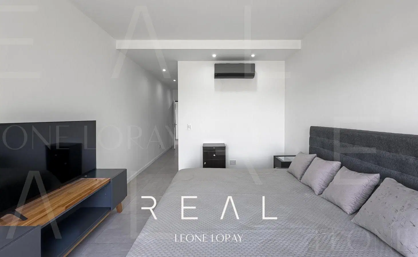 Casa en venta a la laguna en el barrio San Sebastian, Pilar 5