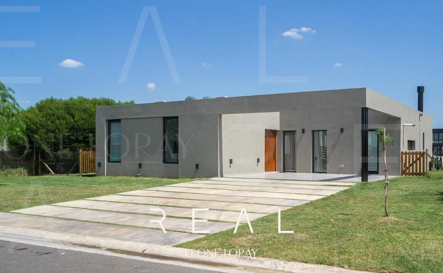 Casa en venta a la laguna en el barrio San Sebastian, Pilar 3