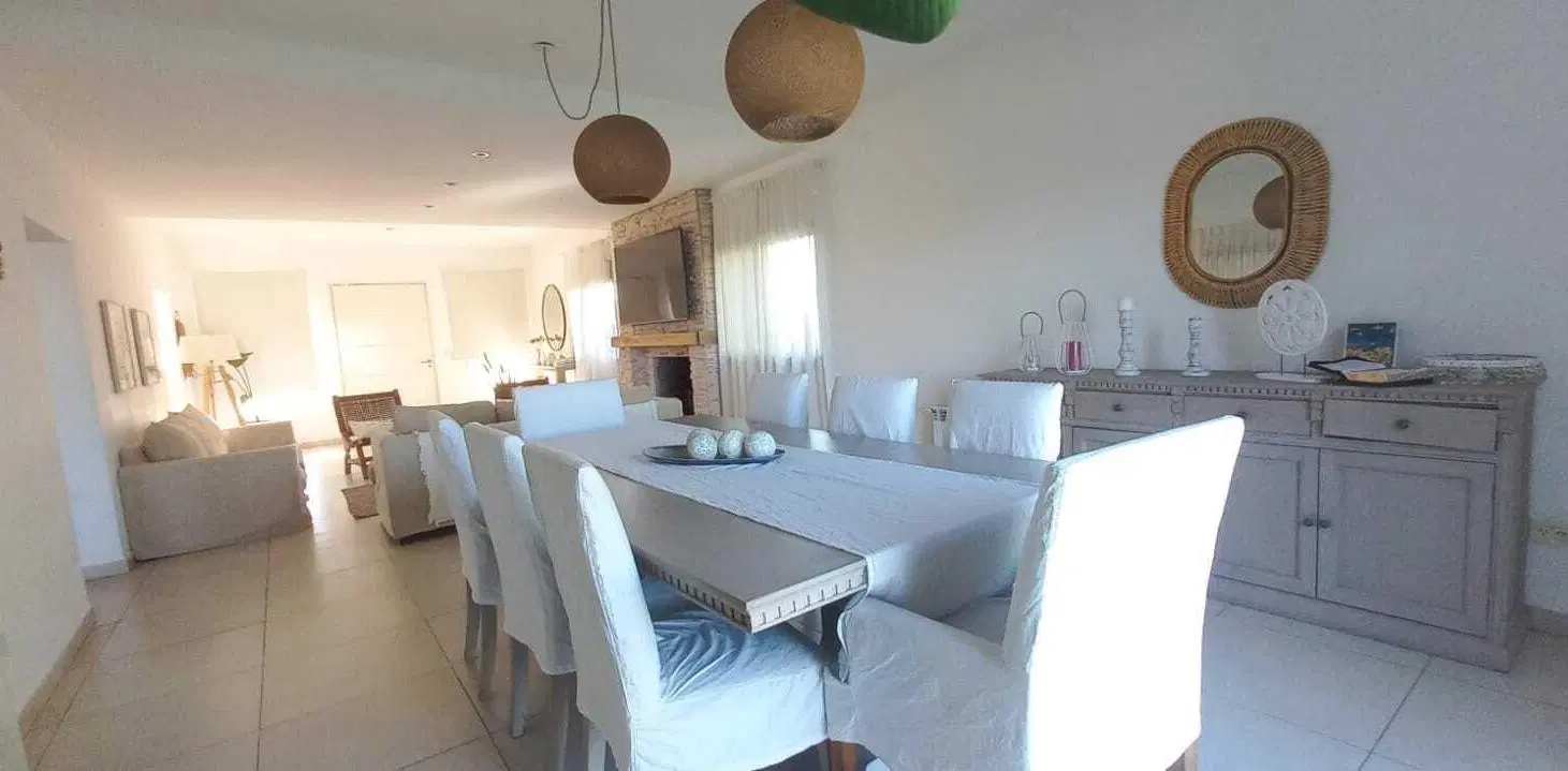 Casa en venta, 5 ambientes, en barrio San Sebastian, area 9, Pilar, apto crédito 2
