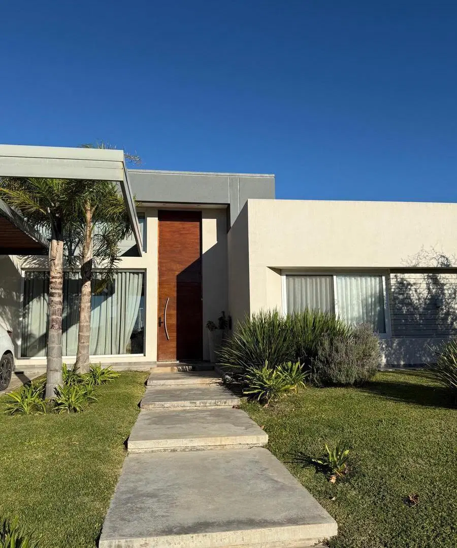 Casa en venta de 5 ambientes en Terralagos, Canning de una planta 4