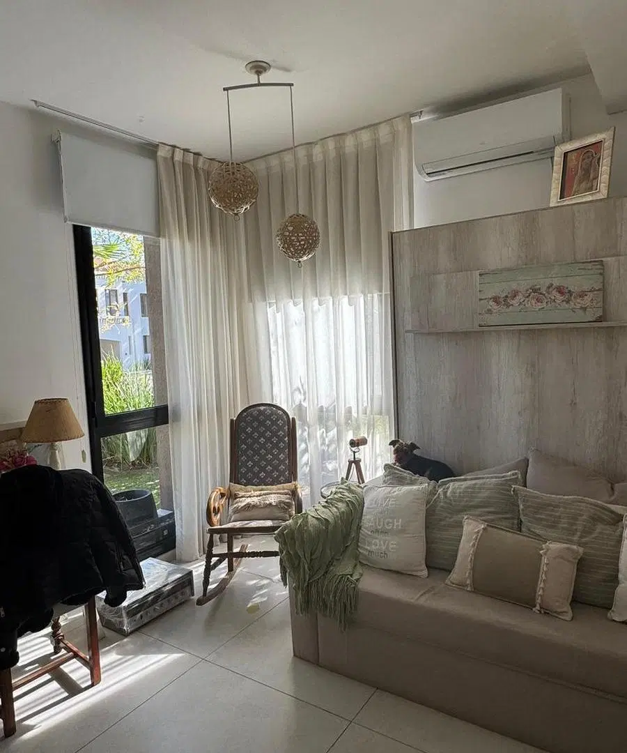 Casa en venta de 6 ambientes en Terralagos, frente a la laguna 5