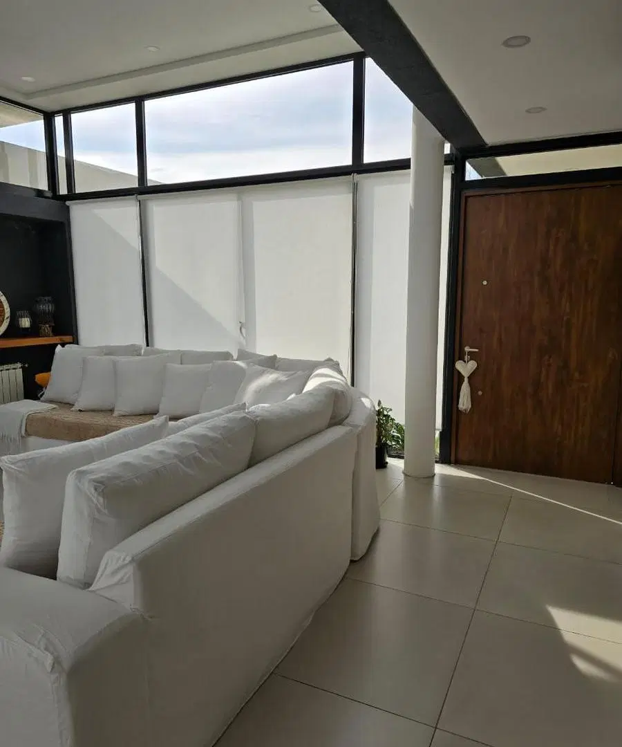 CASA en VENTA 5 ambientes BARRIO SANTA INES-CANNING en dos plantas CON DETALLES DE CALIDAD 5