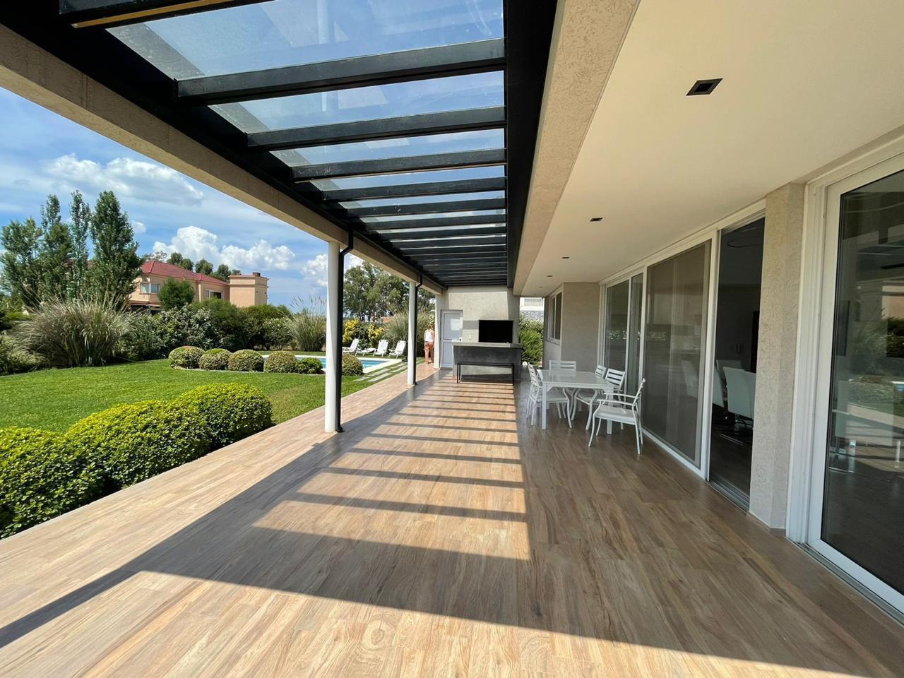 Foto de Casa en venta de 6 ambientes en La Providencia Country Club, Canning, imagen 2