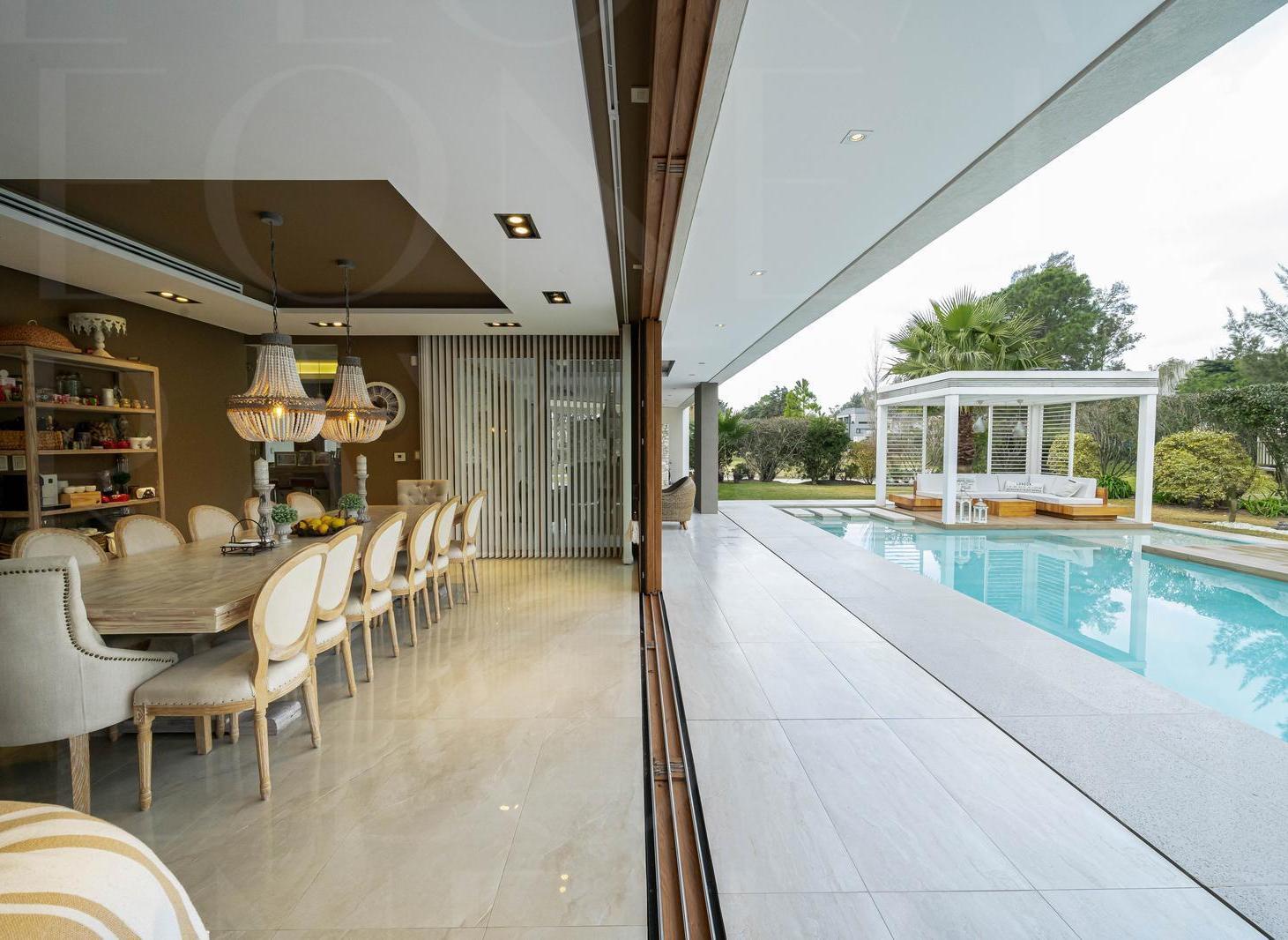 Foto de Casa en venta, 9 ambientes, Saint Thomas Este Oeste, Canning, exclusiva, imagen 5