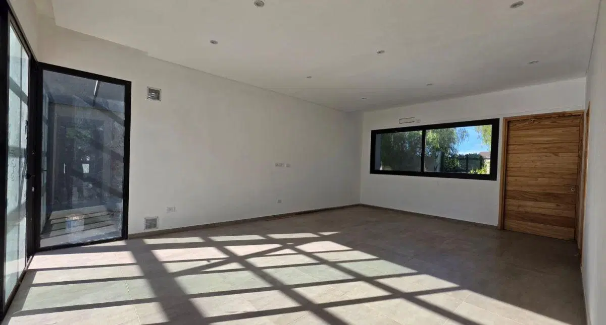 Casa A ESTRENAR en Venta - B° Dalvian - 3 dorm. 3 baños. Losa Radiante - Capital, Mendoza 2