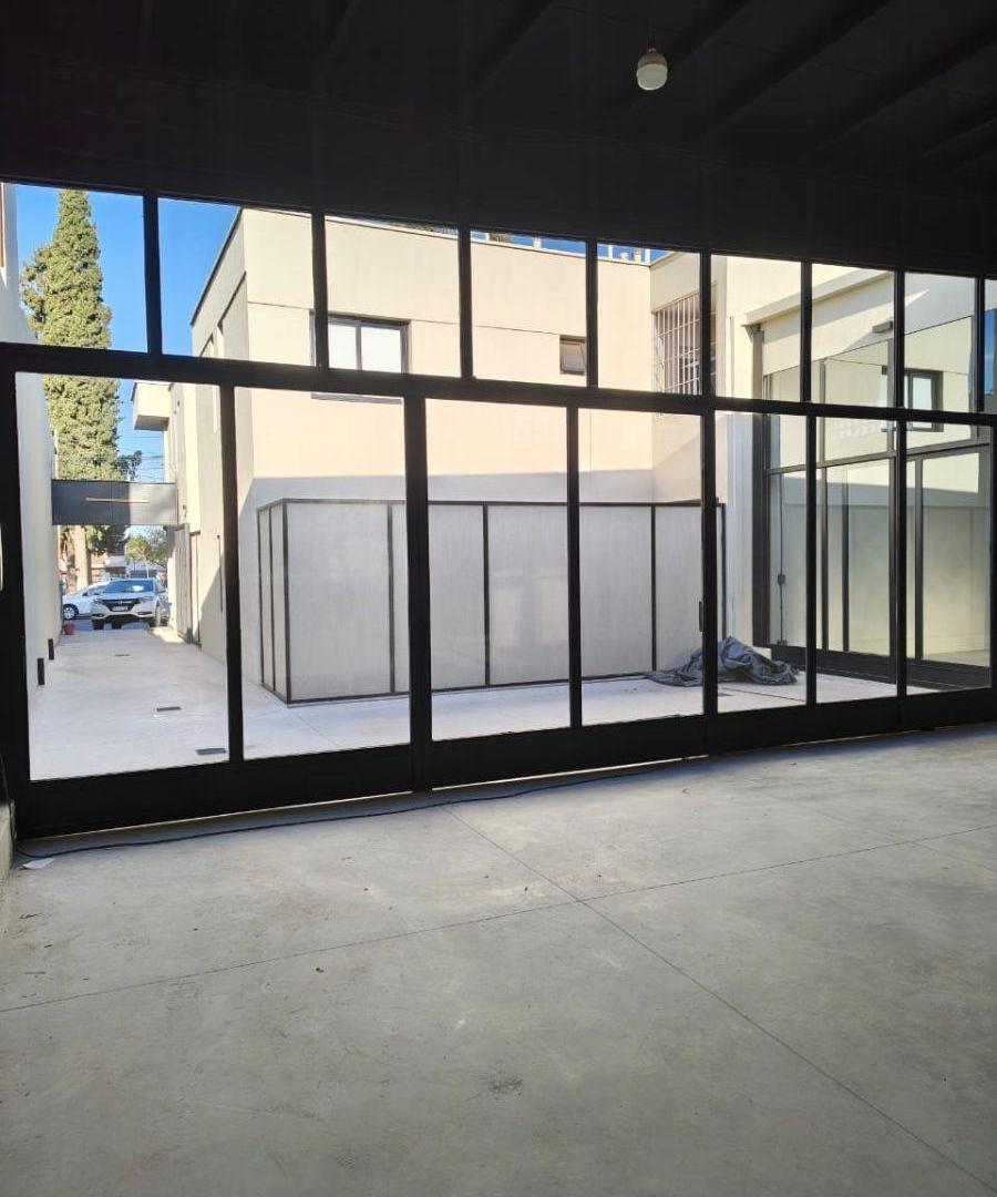 Foto de Local A Estrenar - 230 m2 - Financiación y permutas - Acceso Maza y, imagen 3
