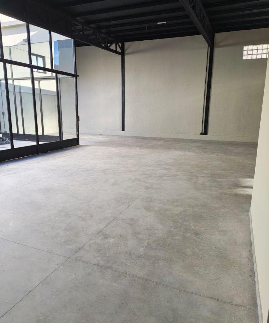 Foto de Local A Estrenar - 230 m2 - Financiación y permutas - Acceso Maza y, imagen 1