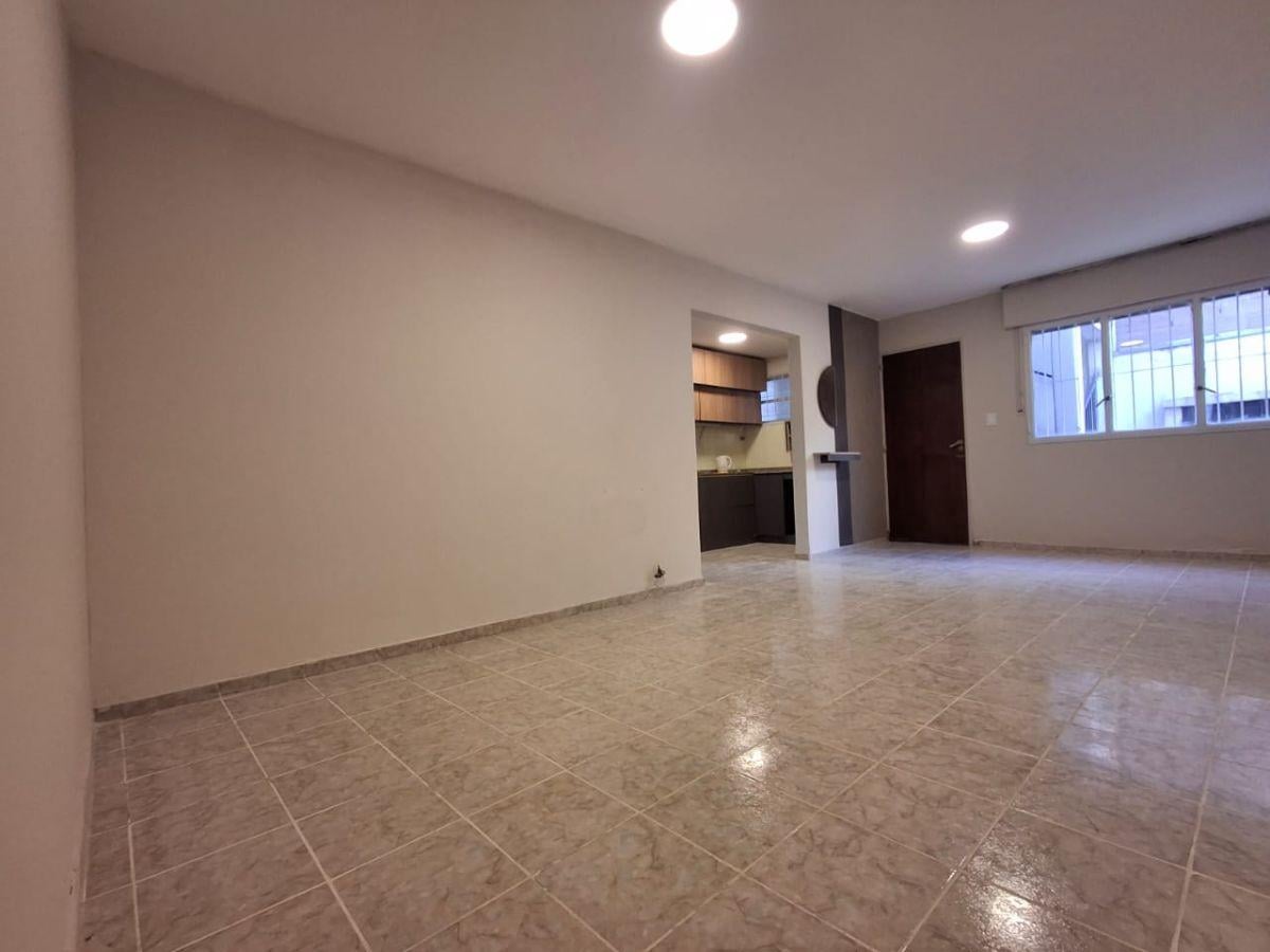 Foto de Departamento en alquiler - Planta Baja - 2 habitaciones - Guaymallén, imagen 2