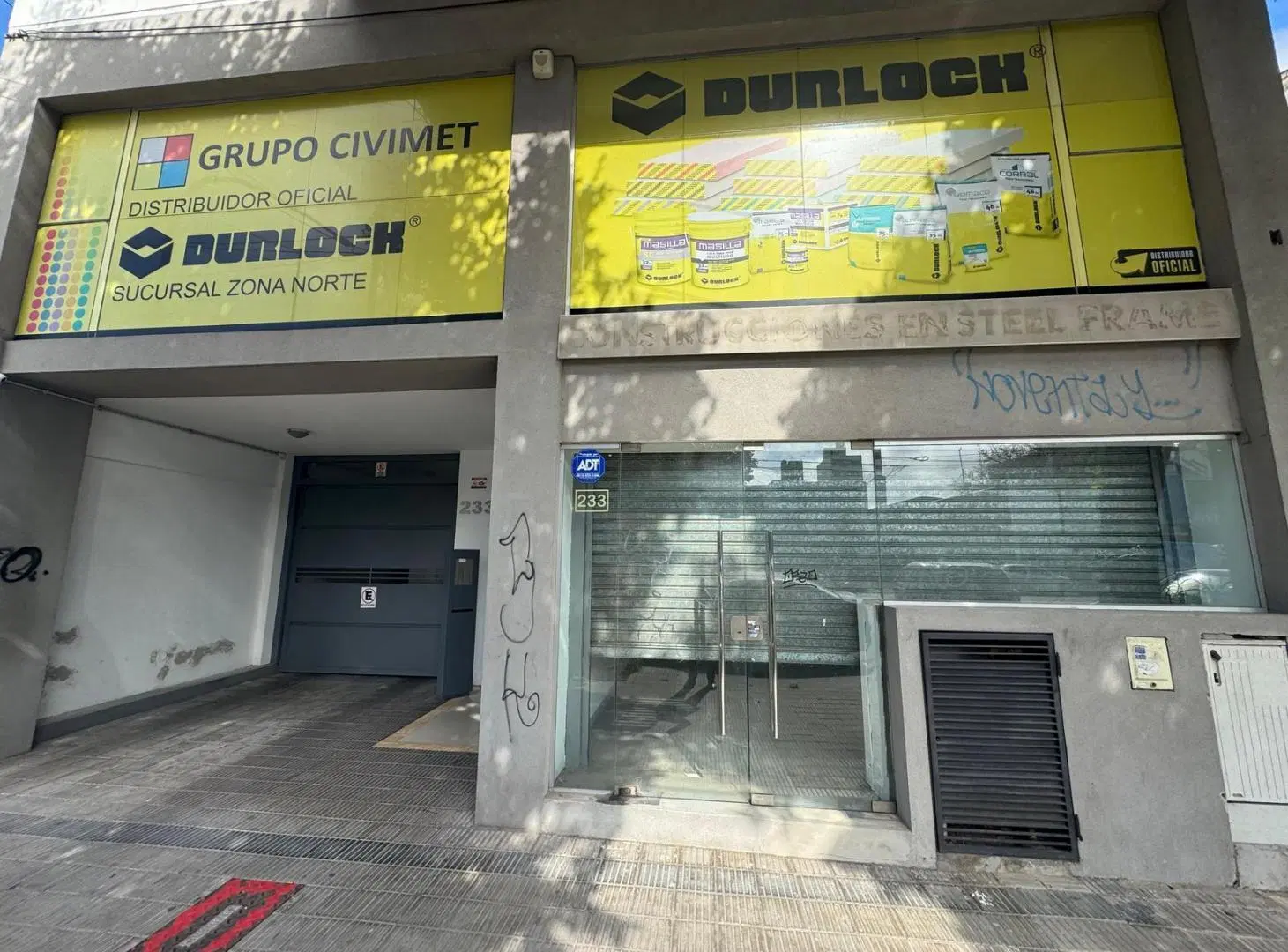 Local en alquiler en calle 7 La Plata 5