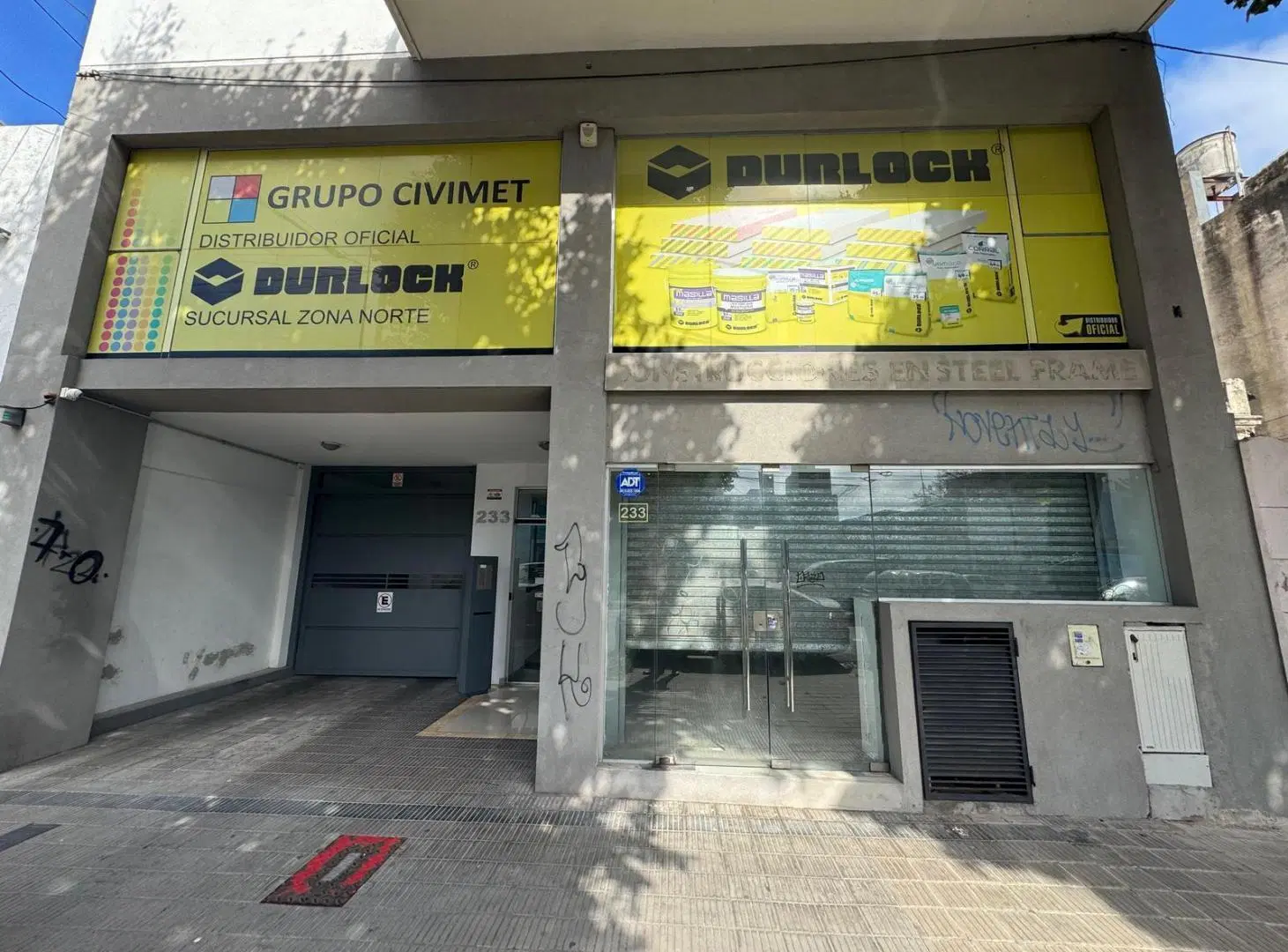 Local en alquiler en calle 7 La Plata 3