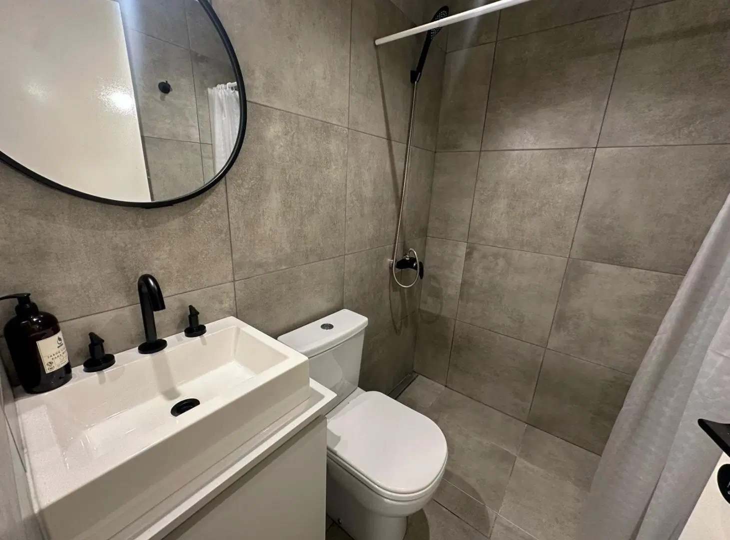 Monoambiente en venta a estrenar en La Plata 3