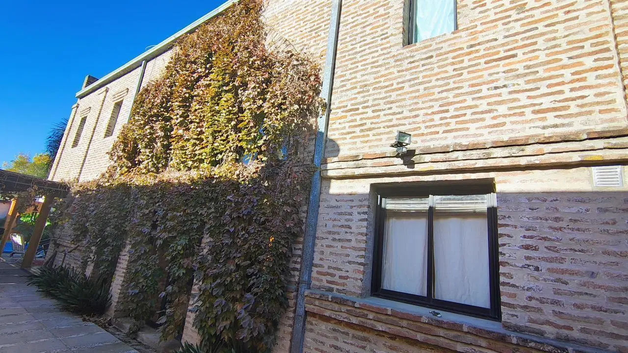 Casa en Venta Los Hornos - La Plata 2