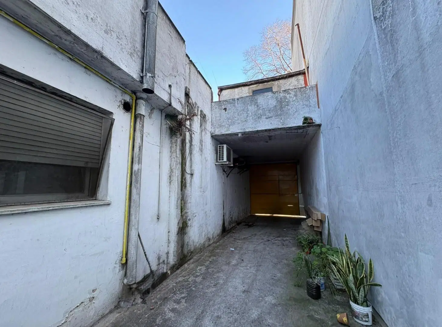 Lote de 600 m² en 64 e/ 1 y 2 4
