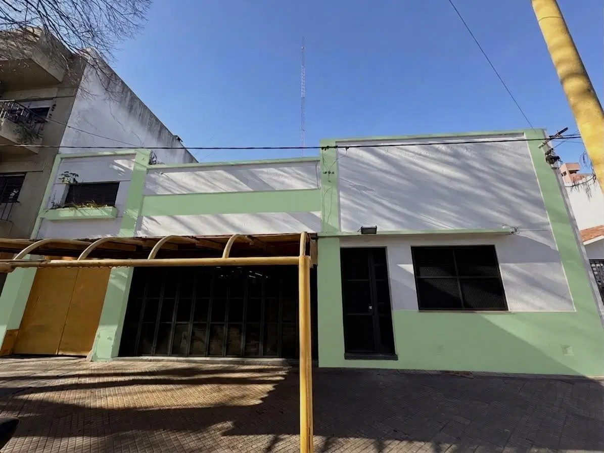 Lote de 600 m² en 64 e/ 1 y 2 5